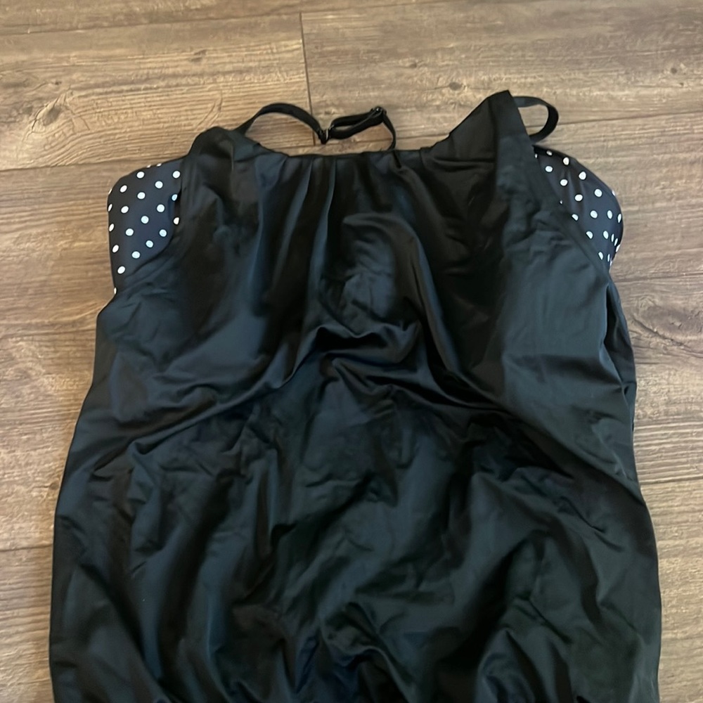 Only worn twice this tankini bathing suit top with polkadots